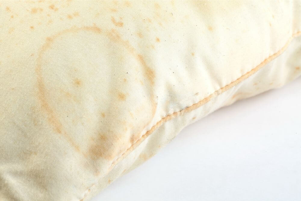 清洗發黃的枕頭，可使用過碳酸鈉