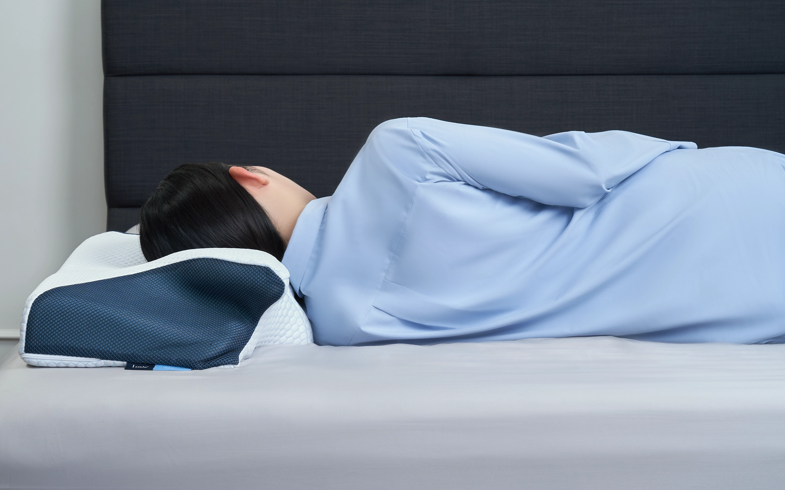 側睡枕高度等於肩寬